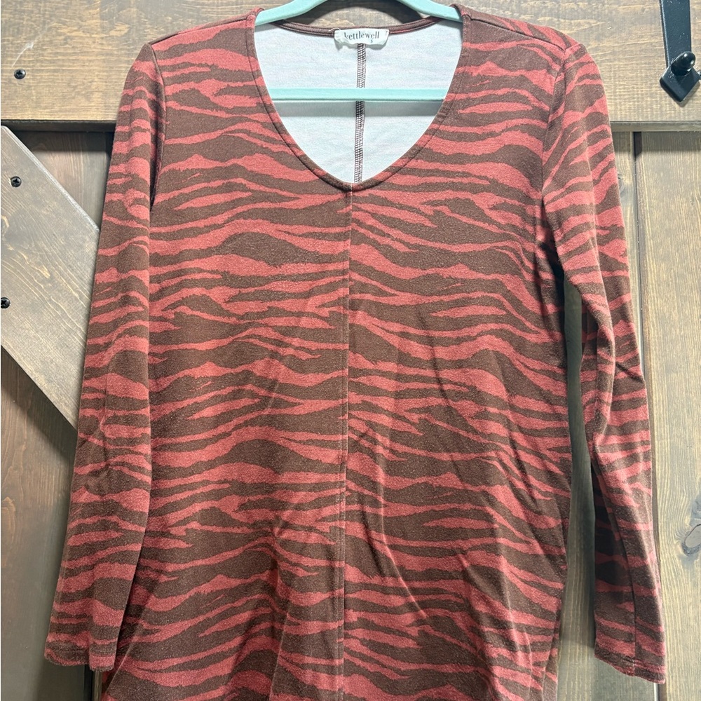 Kettlewell Red and Brown Animal Print Long Sleeve Tunic size small